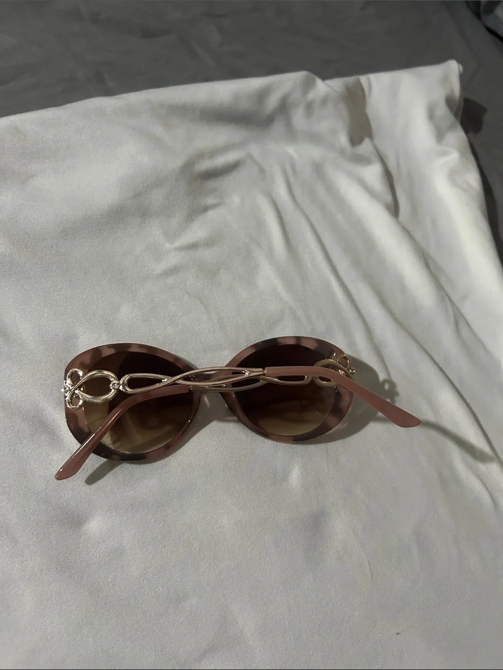 Round Tortoiseshell Women's Sunglasses in Pink